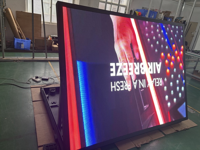 户外前翻盖箱体led显示屏 户外前翻盖箱体led显示屏